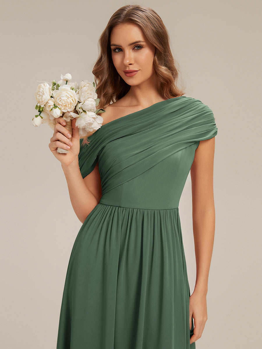 Robe longue asymétrique sans bretelles en A avec détail froncé #Couleur_Eukalyptus Grün