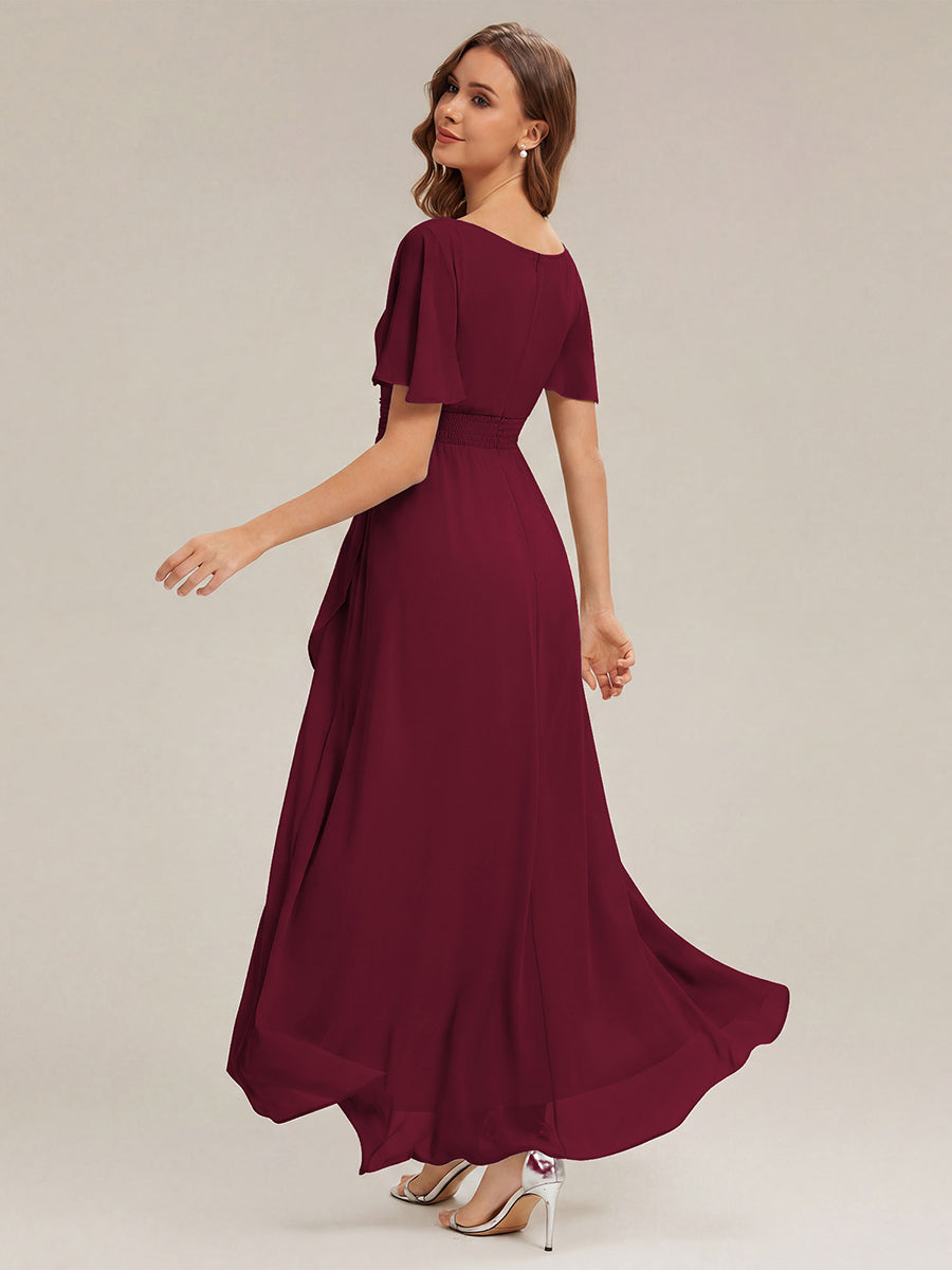 Robe asymétrique sans manches à volants avec détails plissés et ourlet haut bas #Couleur_Bordeaux