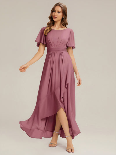 Robe asymétrique en mousseline à manches courtes et à volants
