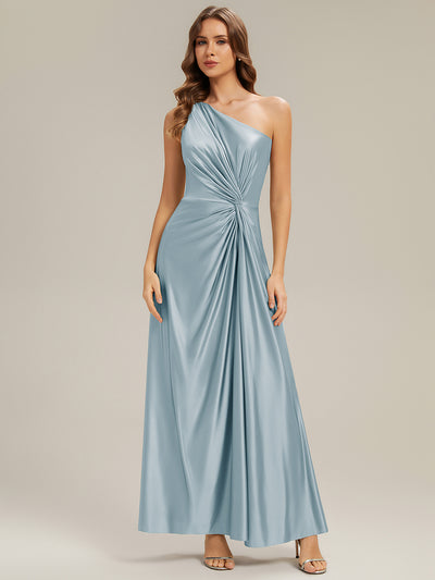 Robe longue à une épaule sans manches en A avec fente haute et détail noué