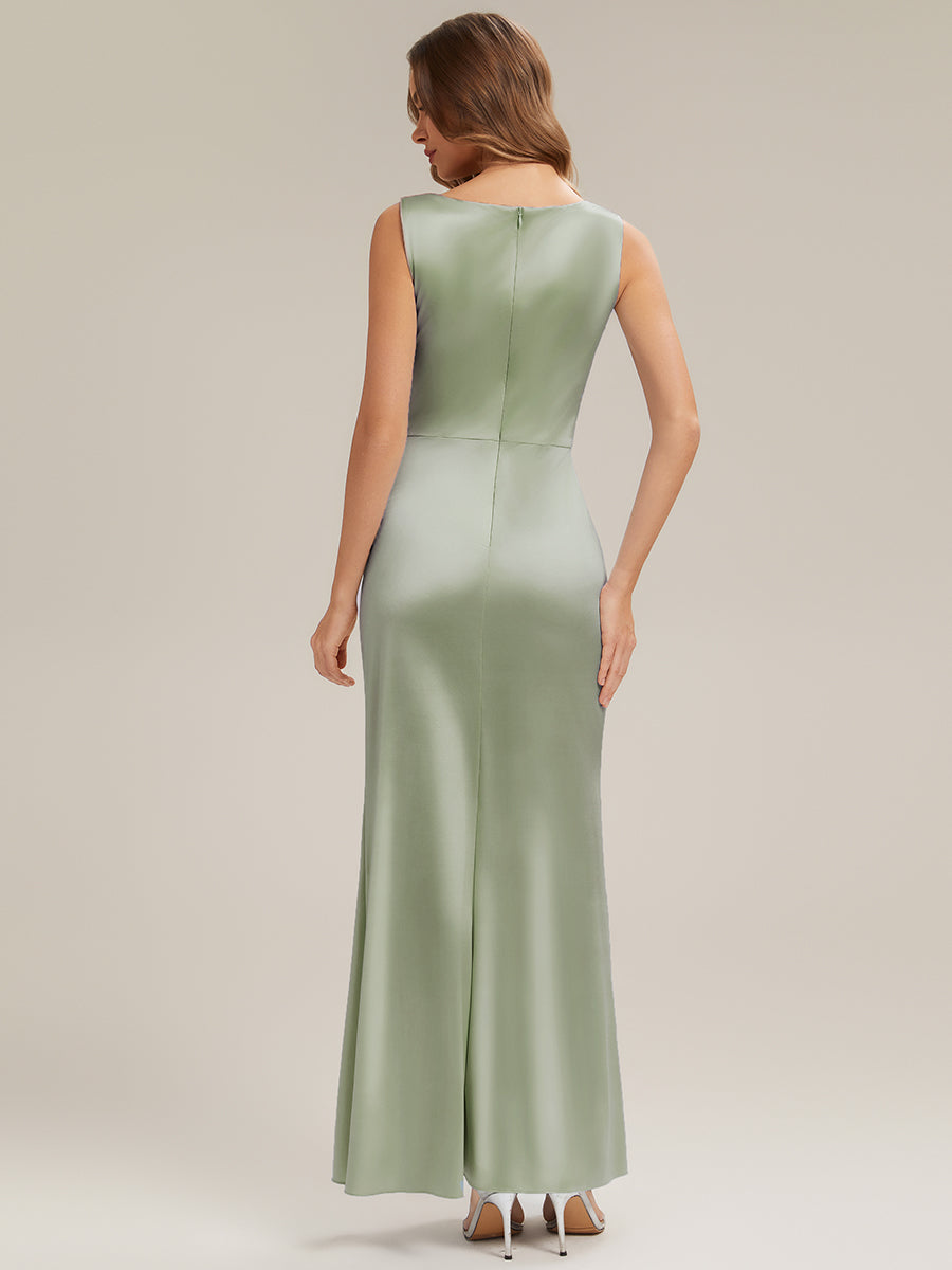 Robe sirène longue sans bretelles en stretch avec col drapé et fente haute sur la cuisse #Couleur_Vert sauge