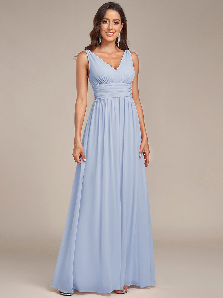 Robe de demoiselle d'honneur longue en mousseline à col en V et coupe trapèze #Couleur_Bleu Glace