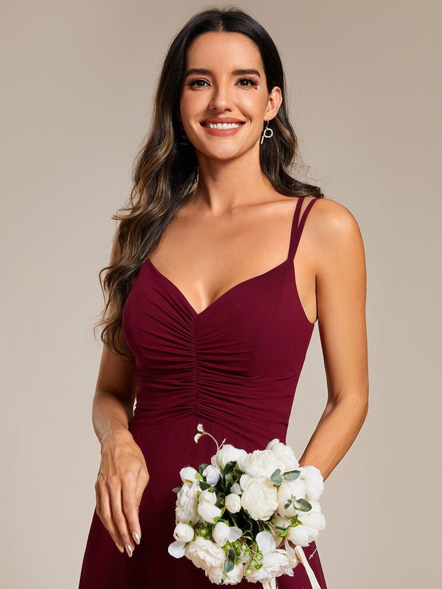 Robe de demoiselle d'honneur plissée chic à bretelles réglables et col en V #Couleur_Bordeaux