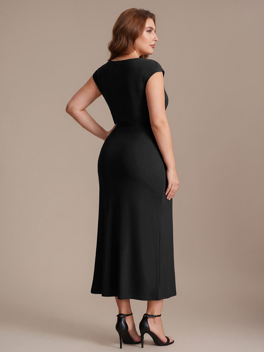 Robe courte à manches courtes extensible sans manches avec encolure asymétrique #Couleur_Noir