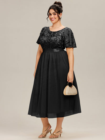 pretty COOPER|Grande Taille Robe midi chic à volants et sequins décolleté