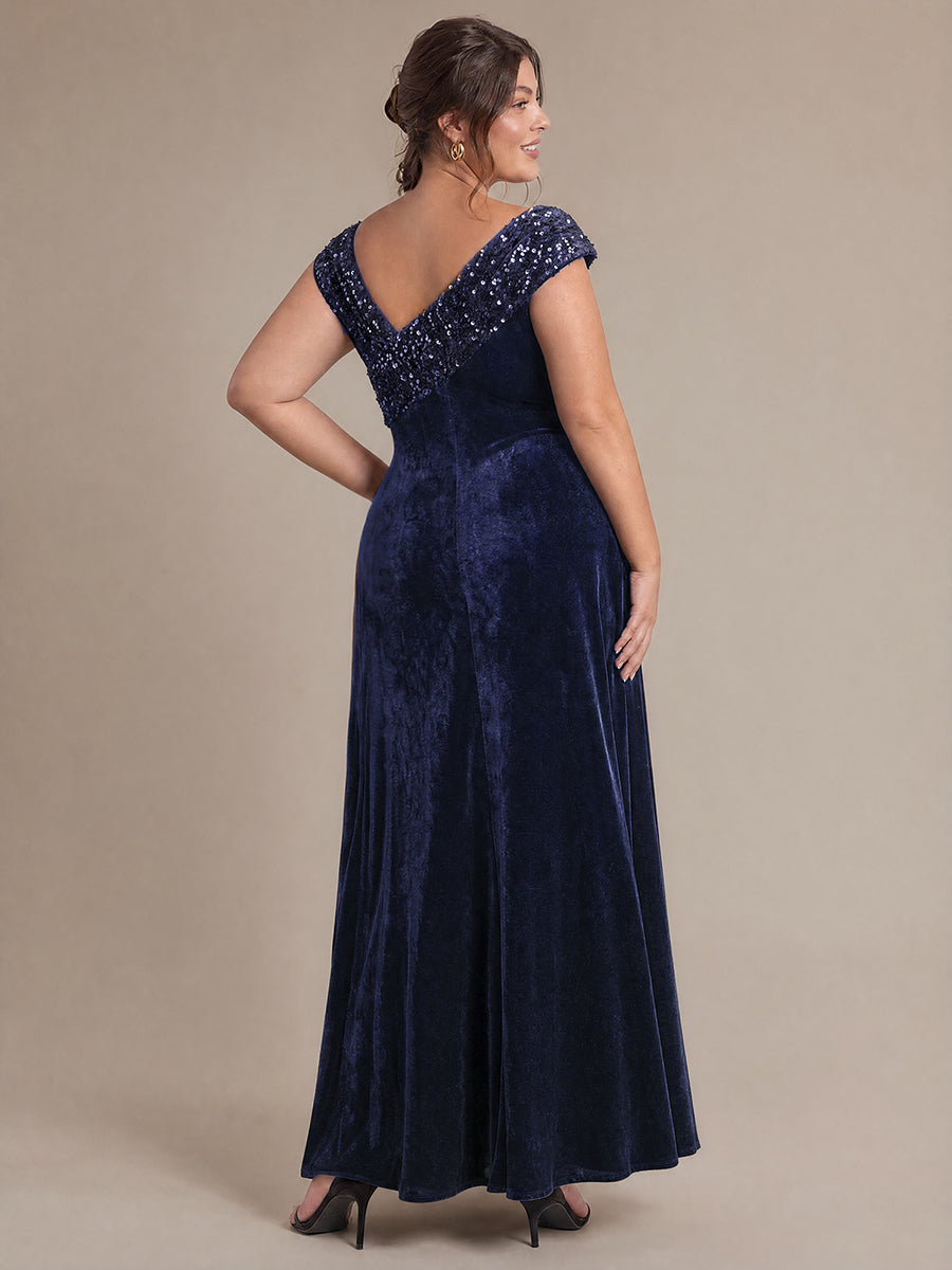 Robe moulante asymétrique sans manches en sequins maxi #Couleur_Bleu Marine