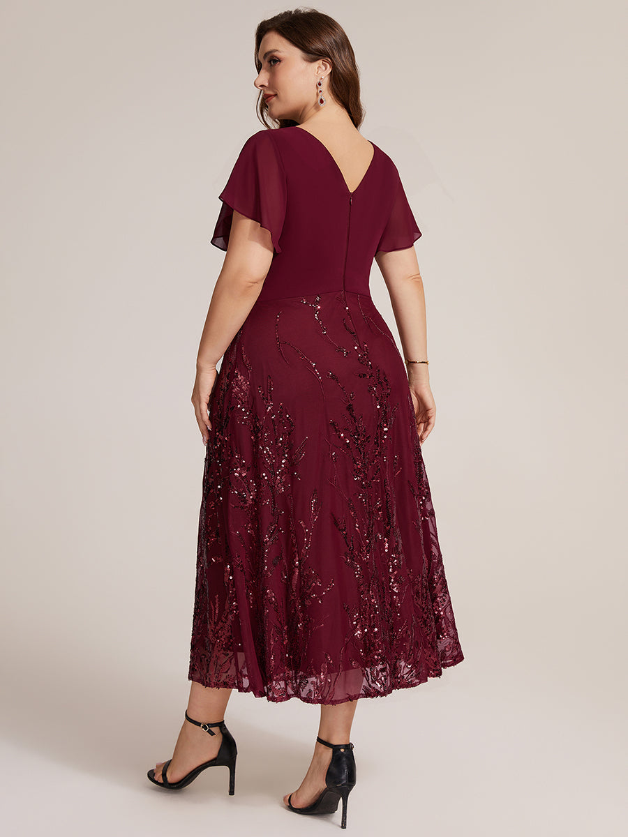 robe en ligne A avec manches courtes décolleté en V sequins longueur thé avec ourlet volanté #Couleur_Bordeaux