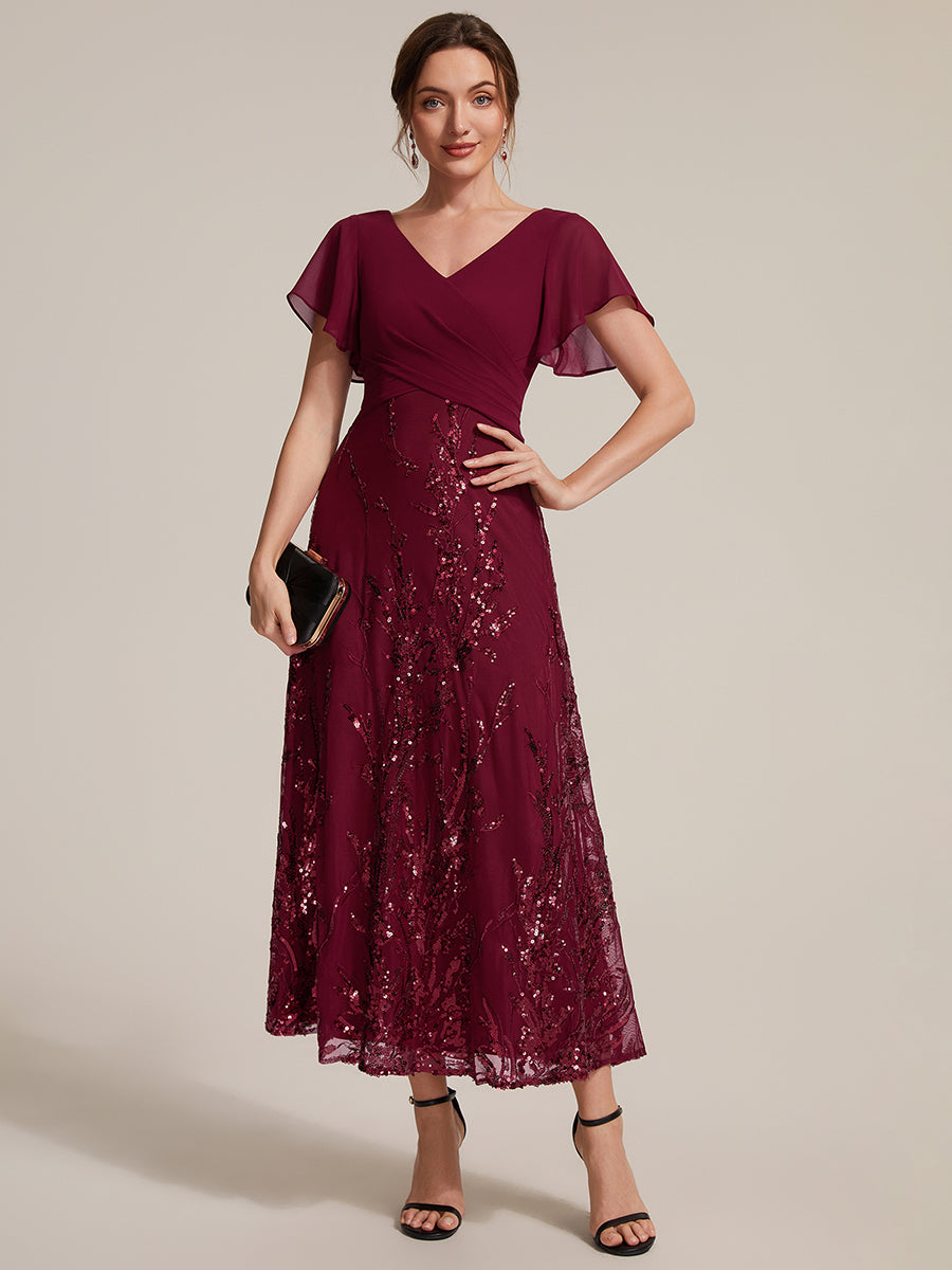robe en ligne A avec manches courtes décolleté en V sequins longueur thé avec ourlet volanté #Couleur_Bordeaux