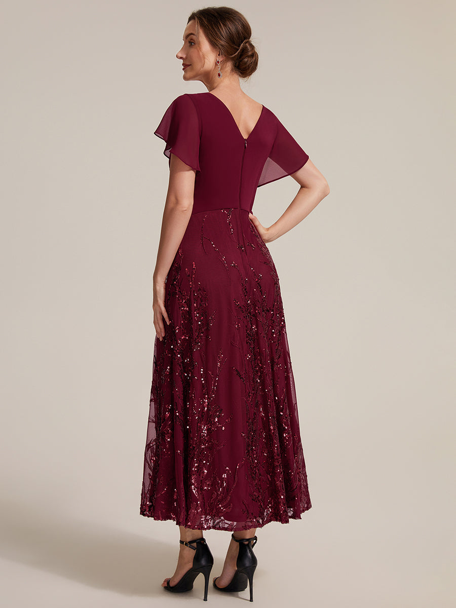 robe en ligne A avec manches courtes décolleté en V sequins longueur thé avec ourlet volanté #Couleur_Bordeaux