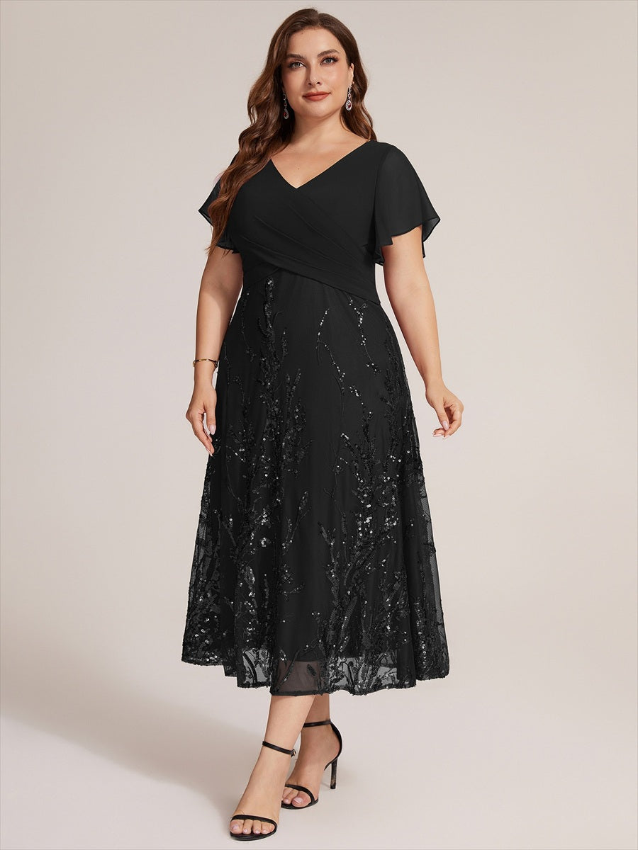 robe en ligne A avec manches courtes décolleté en V sequins longueur thé avec ourlet volanté #Couleur_Noir