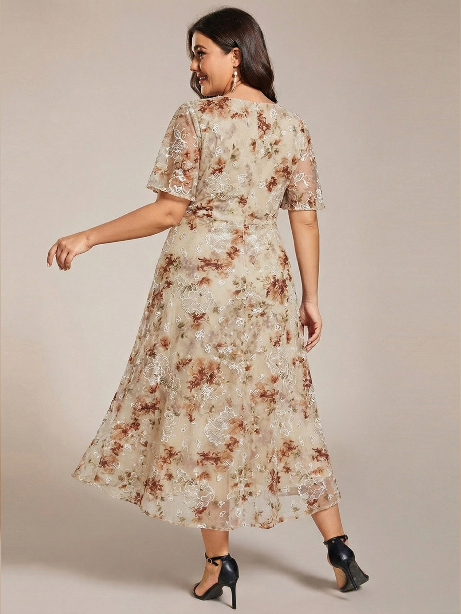Robe D'invité De Mariage En Mousseline De Soie Mi-Longue Plissée à Manches à Volants Et Col En V #Couleur_Impression Champagne