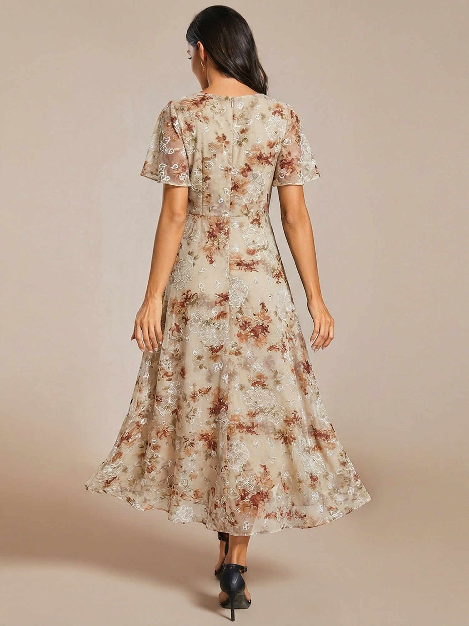 Robe D'invité De Mariage En Mousseline De Soie Mi-Longue Plissée à Manches à Volants Et Col En V #Couleur_Impression Champagne
