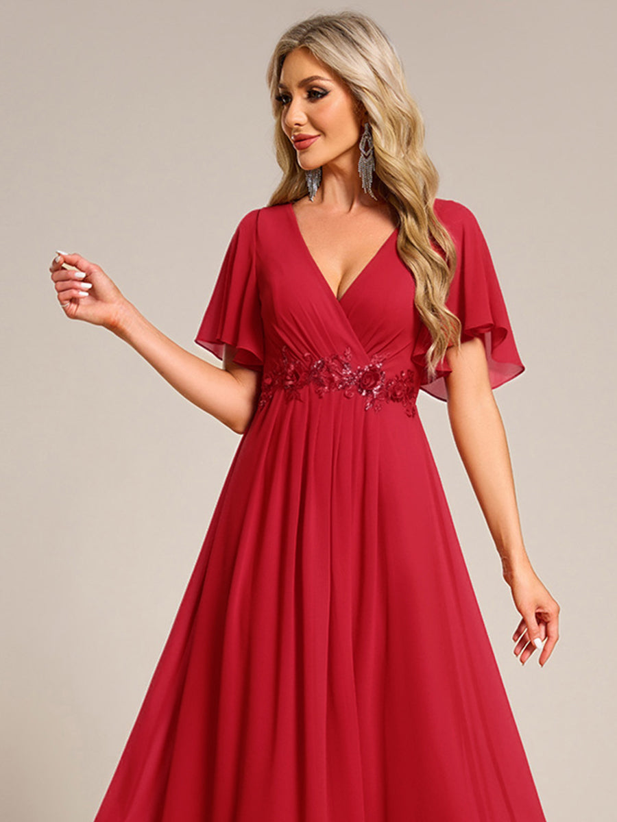 Robe d'invité de mariage mi-longue en mousseline de soie à col en V de grande taille avec applique à la taille #Couleur_Rouge