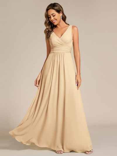 Robe de soirée longue en mousseline plissée sans bretelles à col en V