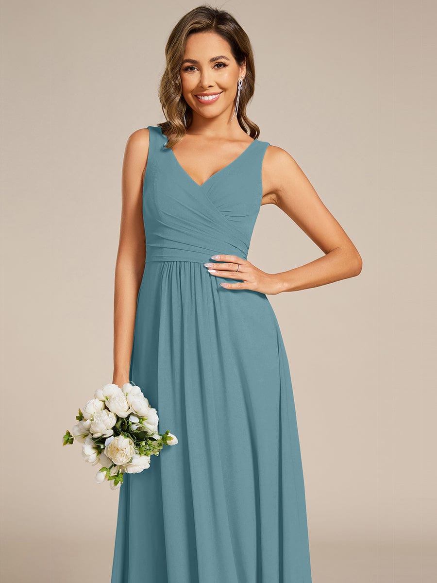Robe d'invité de mariage trapèze en mousseline fluide à encolure ronde et longueur au genou #Couleur_Bleu Fume
