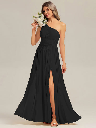 Robe de demoiselle d'honneur longue asymétrique sans manches plissée en A avec fente haute sur la cuisse