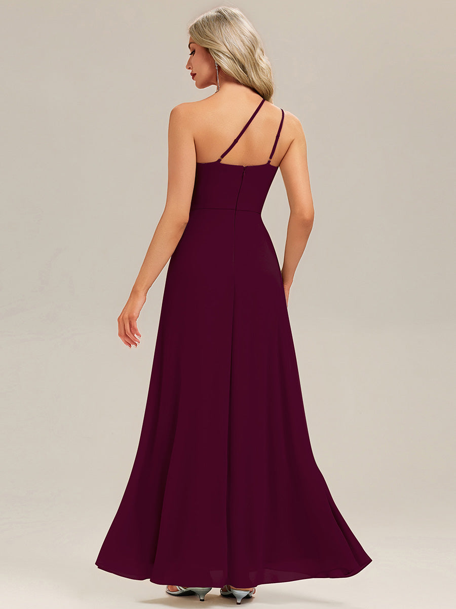 Robe de demoiselle d'honneur à épaule unique avec taille froncée et longueur au sol au décolleté asymétrique #Couleur_Bordeaux
