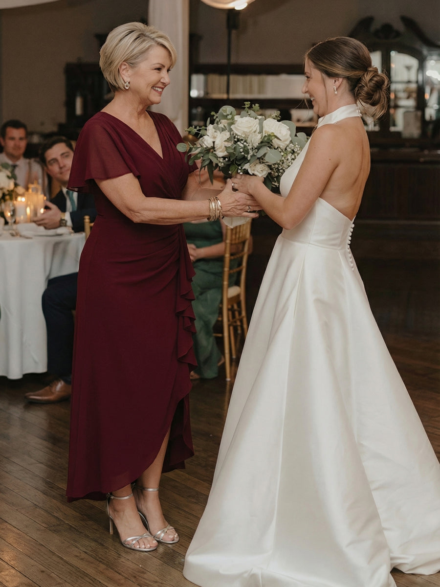 robe maxi ajustée à décolleté en V profond à manches courtes avec volants et fente haute sur la cuisse #Couleur_Bordeaux