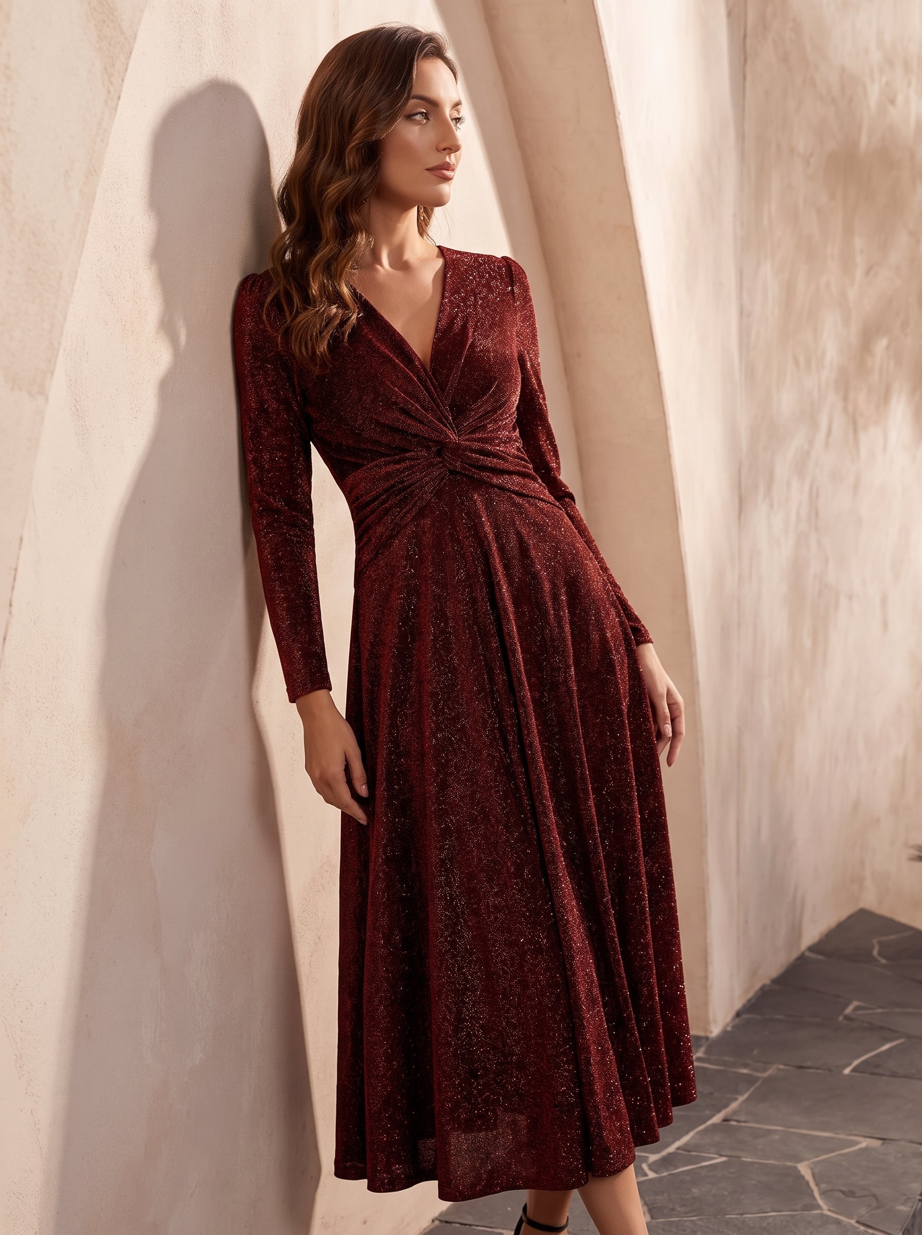 Robe longueur th¨¦ ¨¤ manches longues col crois¨¦ tr¨¨s extensible avec fermeture ¨¦clair au dos et d¨¦tail de n?ud #Couleur_Bordeaux