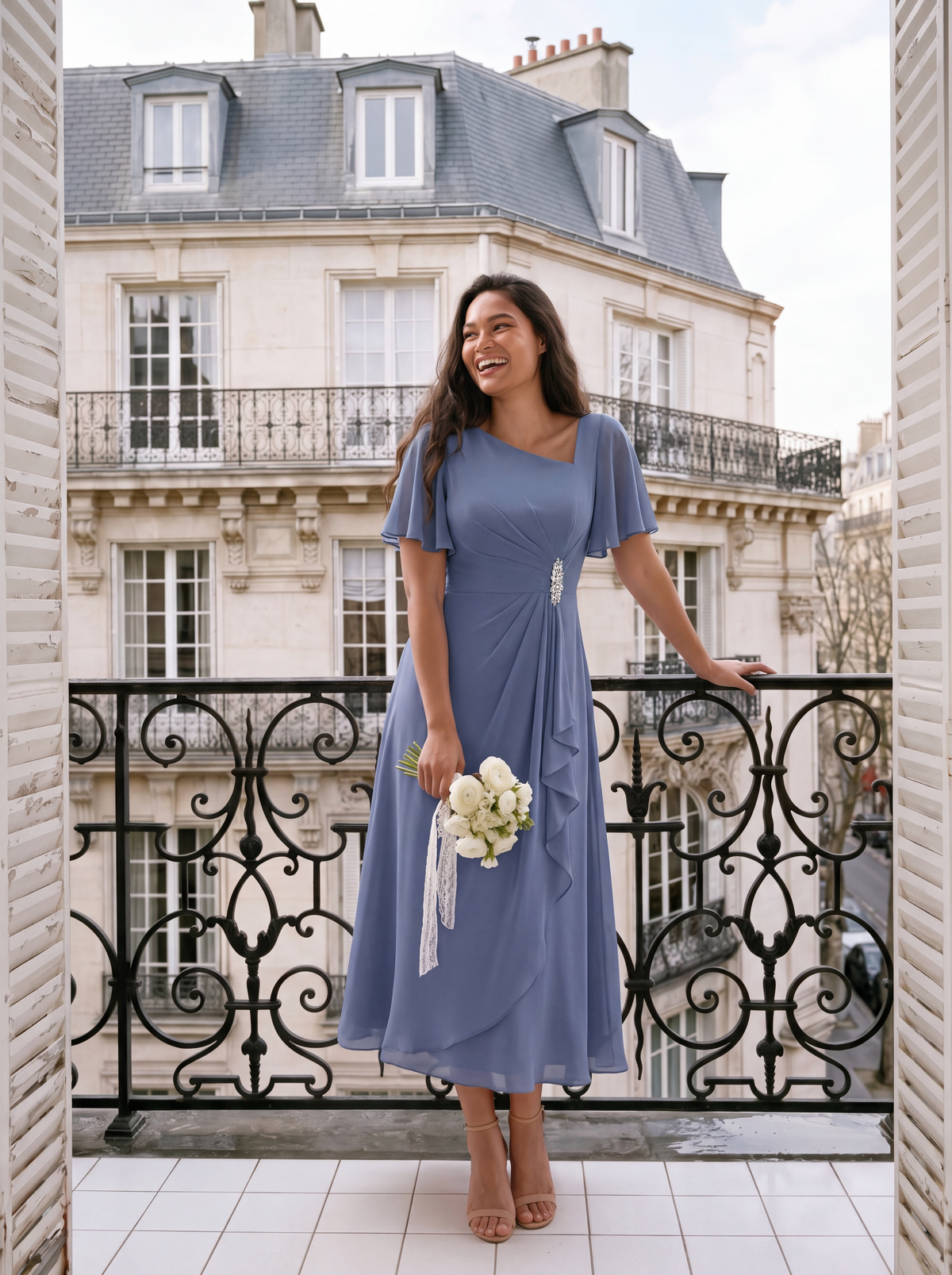 Robe de soirée mi-longue en mousseline de soie à manches courtes #Couleur_Marine Fume