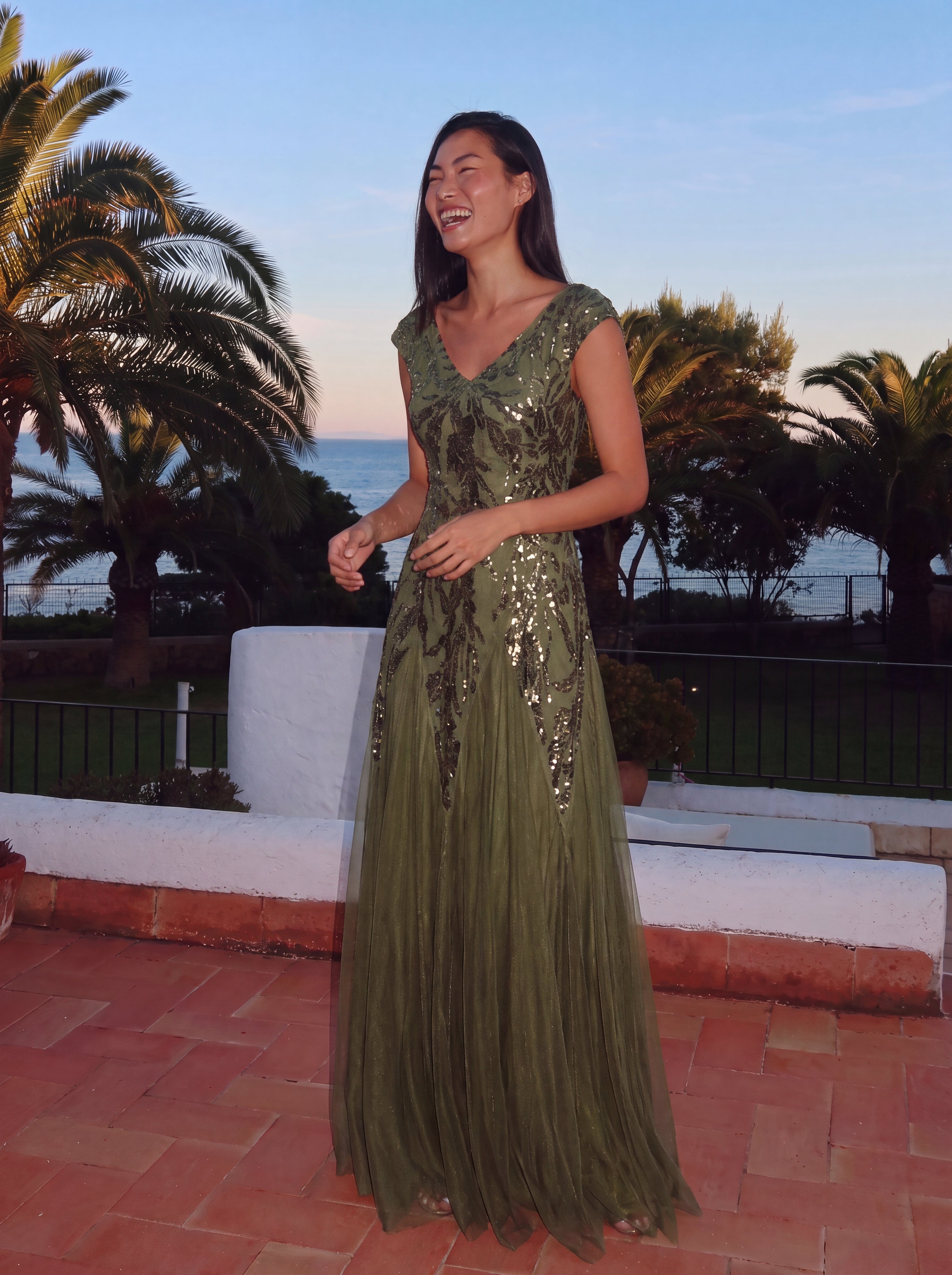 robe longue sans manches décolletée en V brodée de fleurs en A #Couleur_Vert Olive