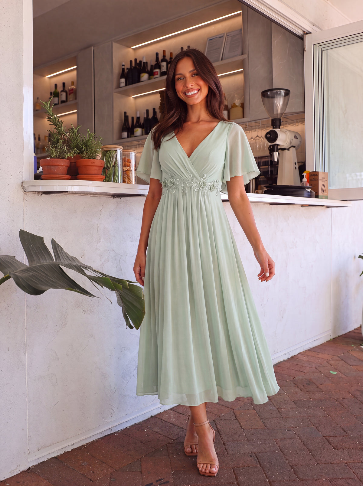 Robe d'invité de mariage mi-longue en mousseline de soie à col en V de grande taille avec applique à la taille #Couleur_Menthe Verte