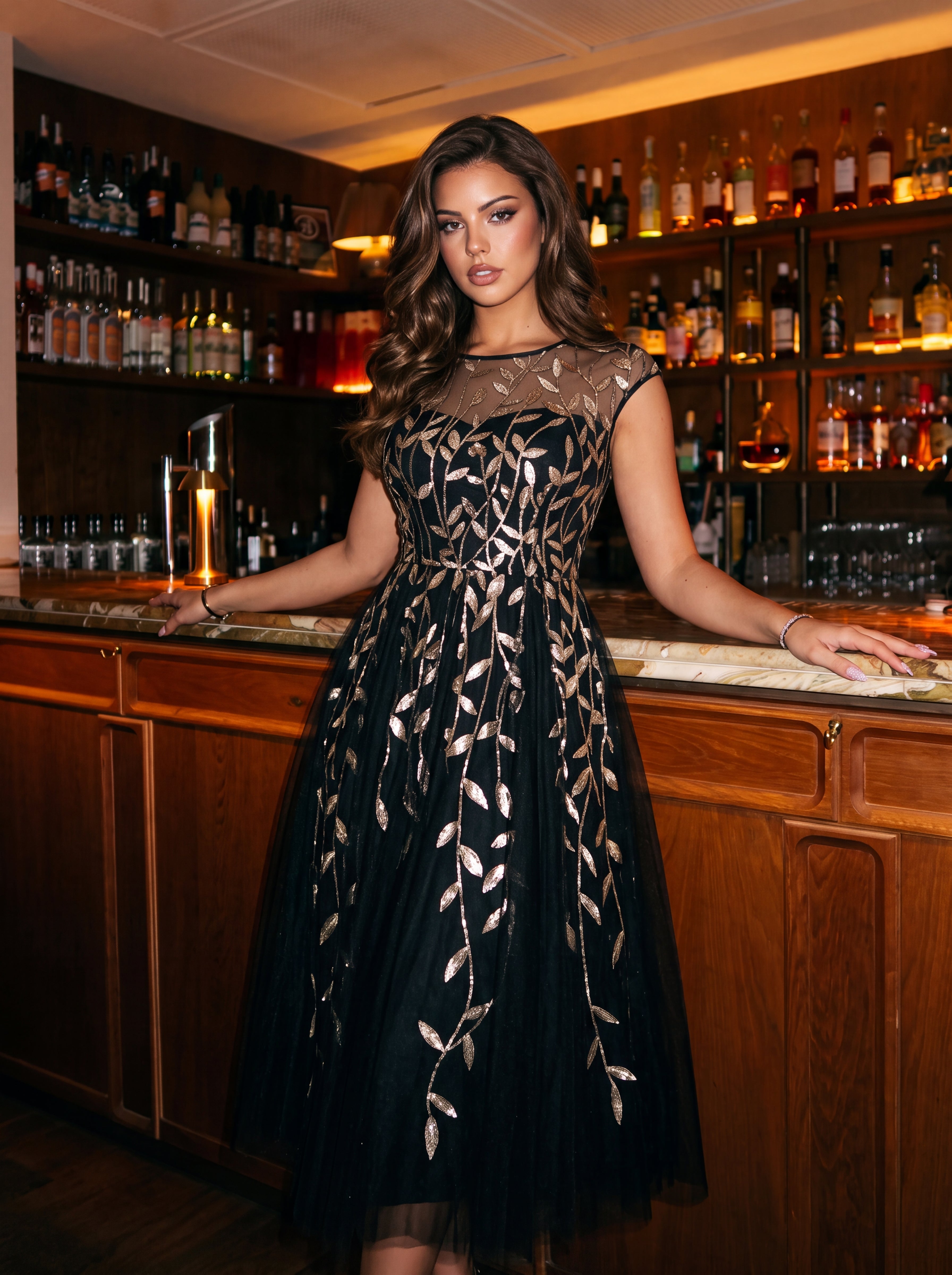 Robe midi évasée à manches courtes en patchwork transparent #Couleur_Noir & Or