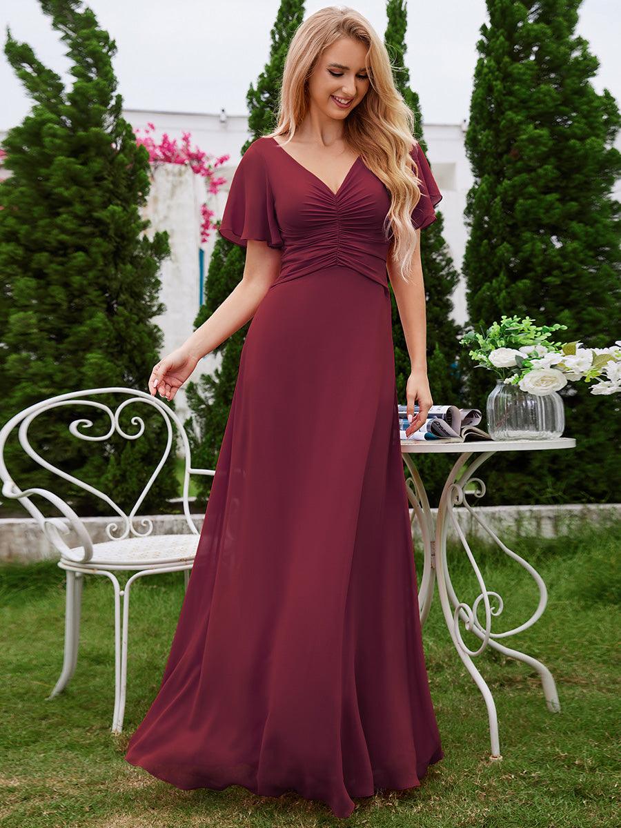 Robe de demoiselle d'honneur trapèze en mousseline à manches volantées avec plis à col en V #Couleur_Bordeaux