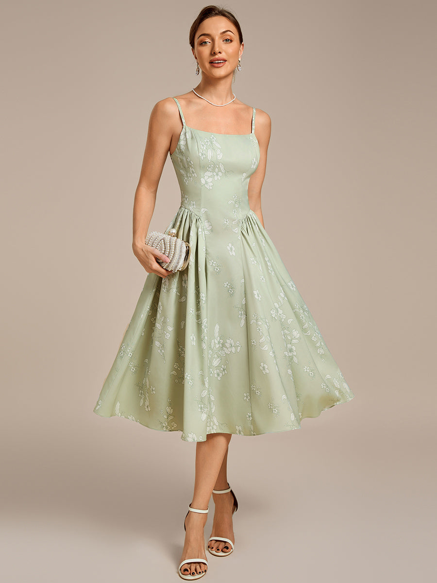 Robe de mariée à fleurs et bretelles spaghetti #Couleur_Vert sauge