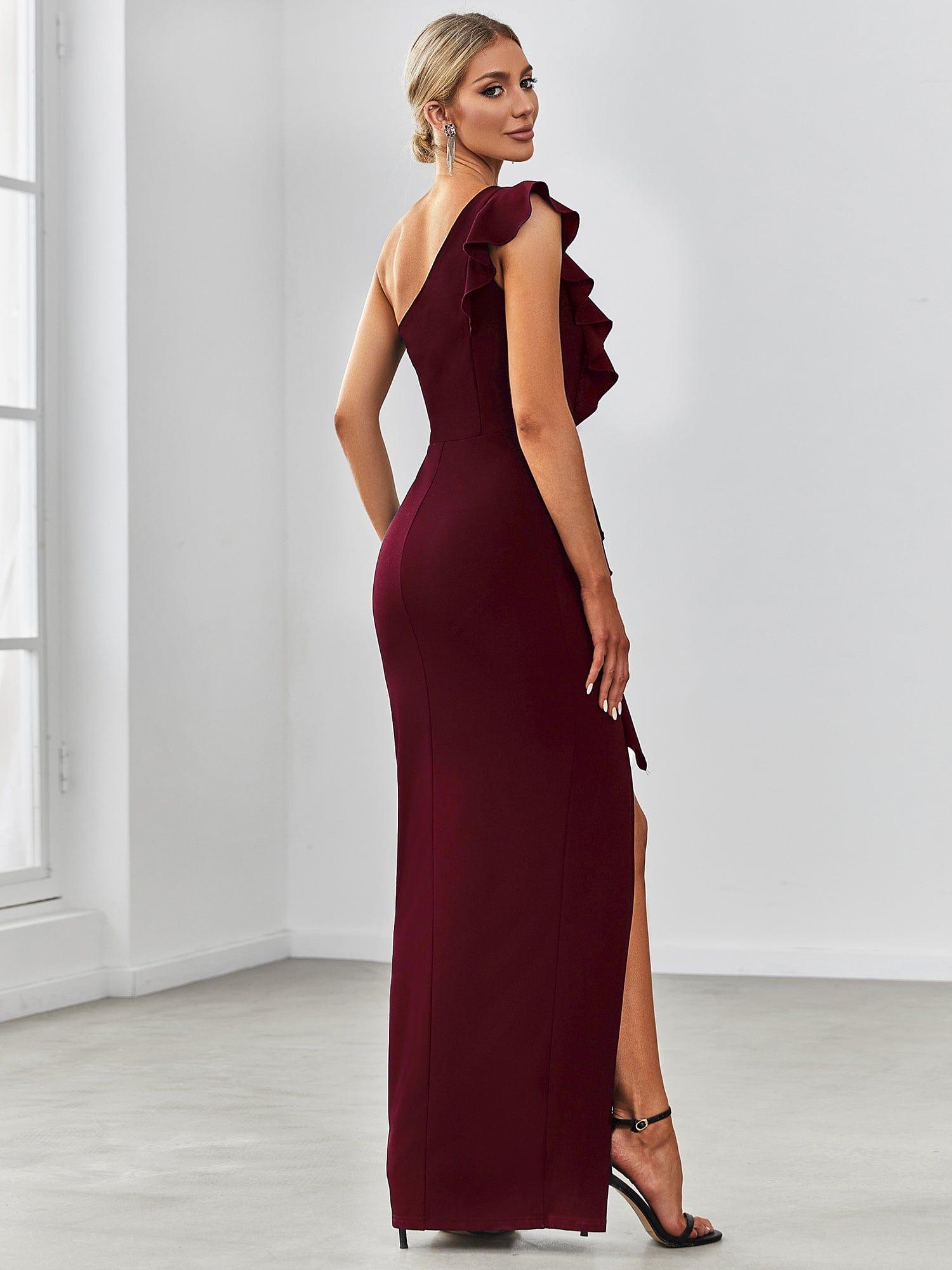 Robe élégante à une épaule fendue et extensible avec des volants #Couleur_Bordeaux