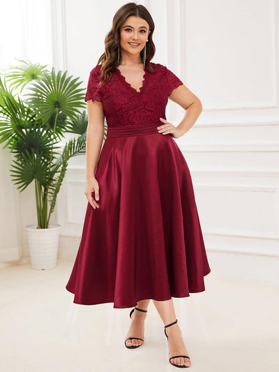 pretty HARLEY|Robe de cocktail mi-longue en dentelle à manches longues et col en V de grande taille