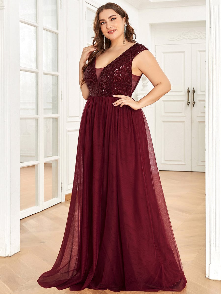 Robe de soirée en tulle à encolure en V plongeante à sequins et illusion de grande taille