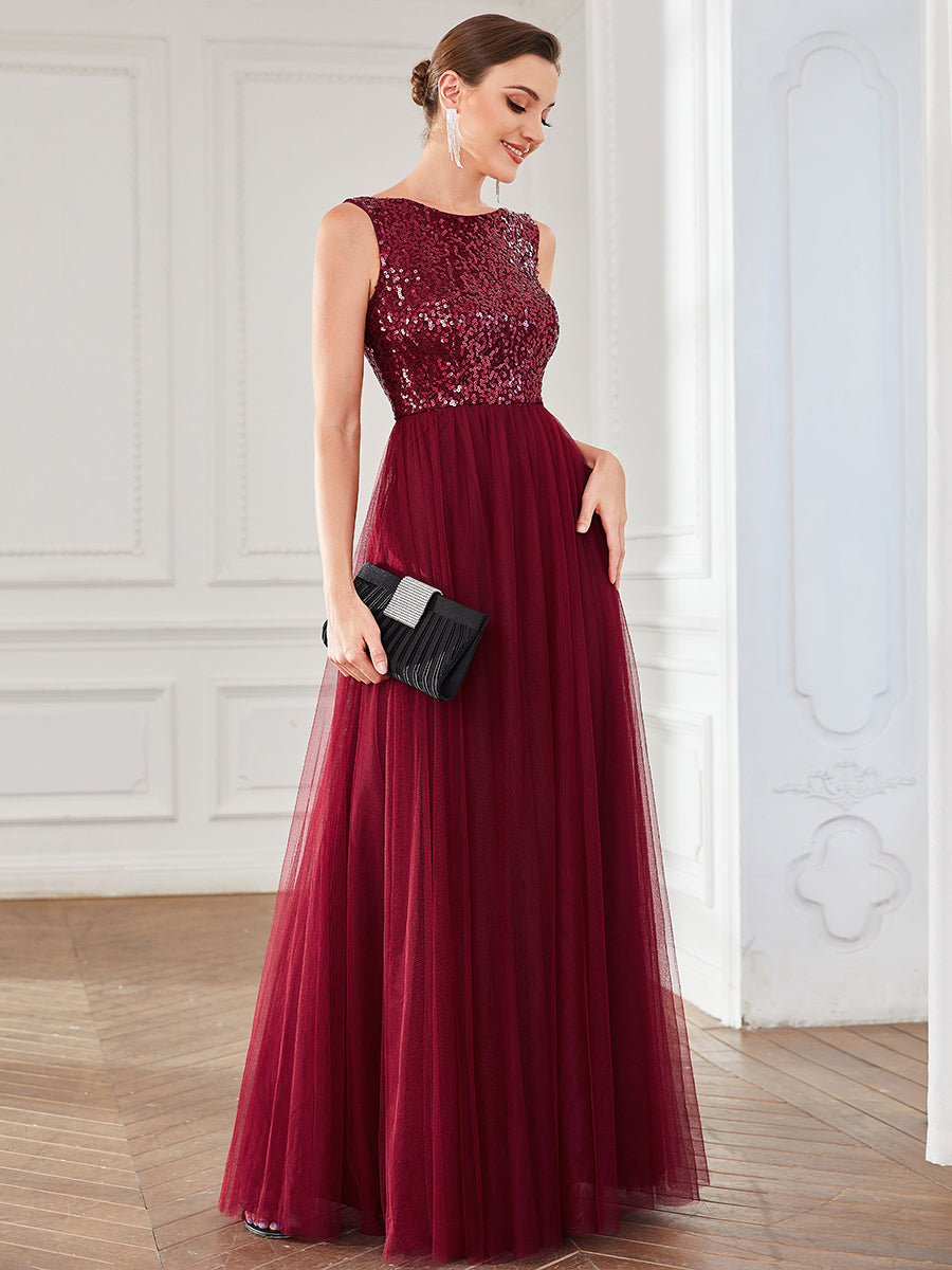 Robe de soirée en tulle sans manches à sequins et dos à lacets
