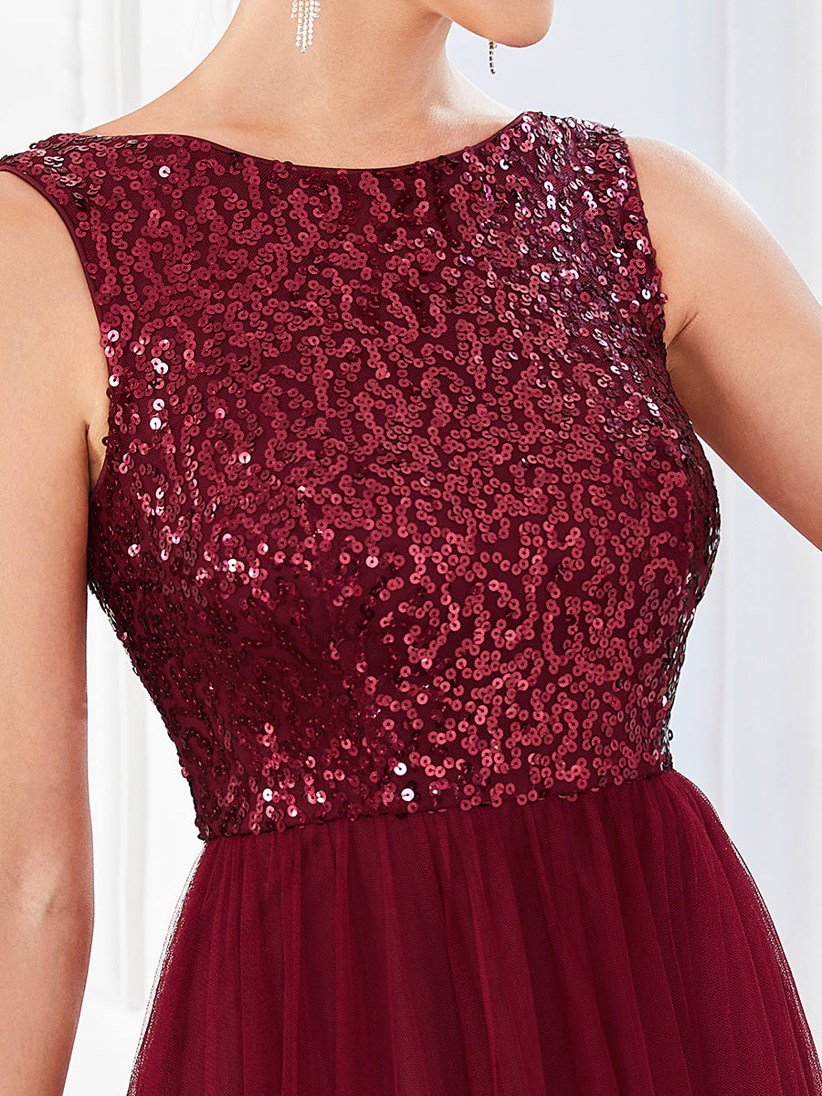 Robe de soirée en tulle sans manches à sequins et dos à lacets