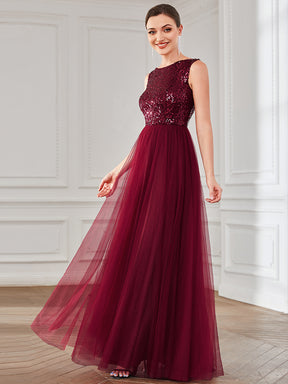Robe de soirée en tulle sans manches à sequins et dos à lacets