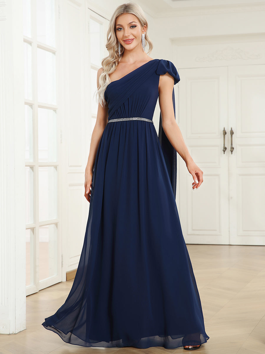 Robe de soirée asymétrique en mousseline à taille ornée #Couleur_Bleu Marine