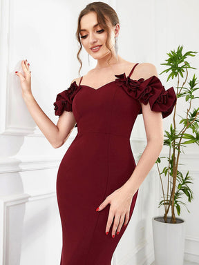 Robe de soirée moulante à bretelles fines et épaules dénudées à volants