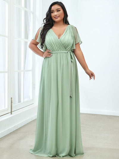 pretty LEORA|Robe de demoiselle d'honneur en mousseline de soie longue de grande taille à encolureen V Maxi