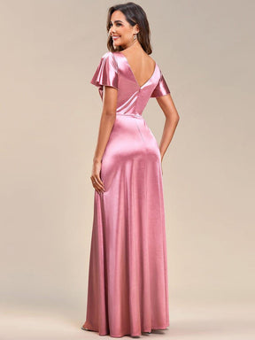 Robe de soirée en satin à manches volantées et col en V