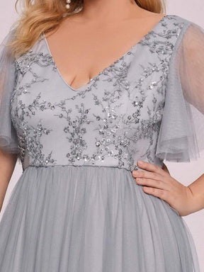Color=Gris | Robe de soirée à manches flottantes et à col en V de grande taille-Gris 6