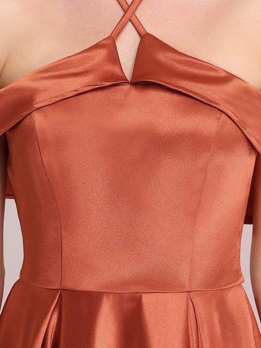Superbe robe de soirée en satin à épaules dénudées et longueur au sol