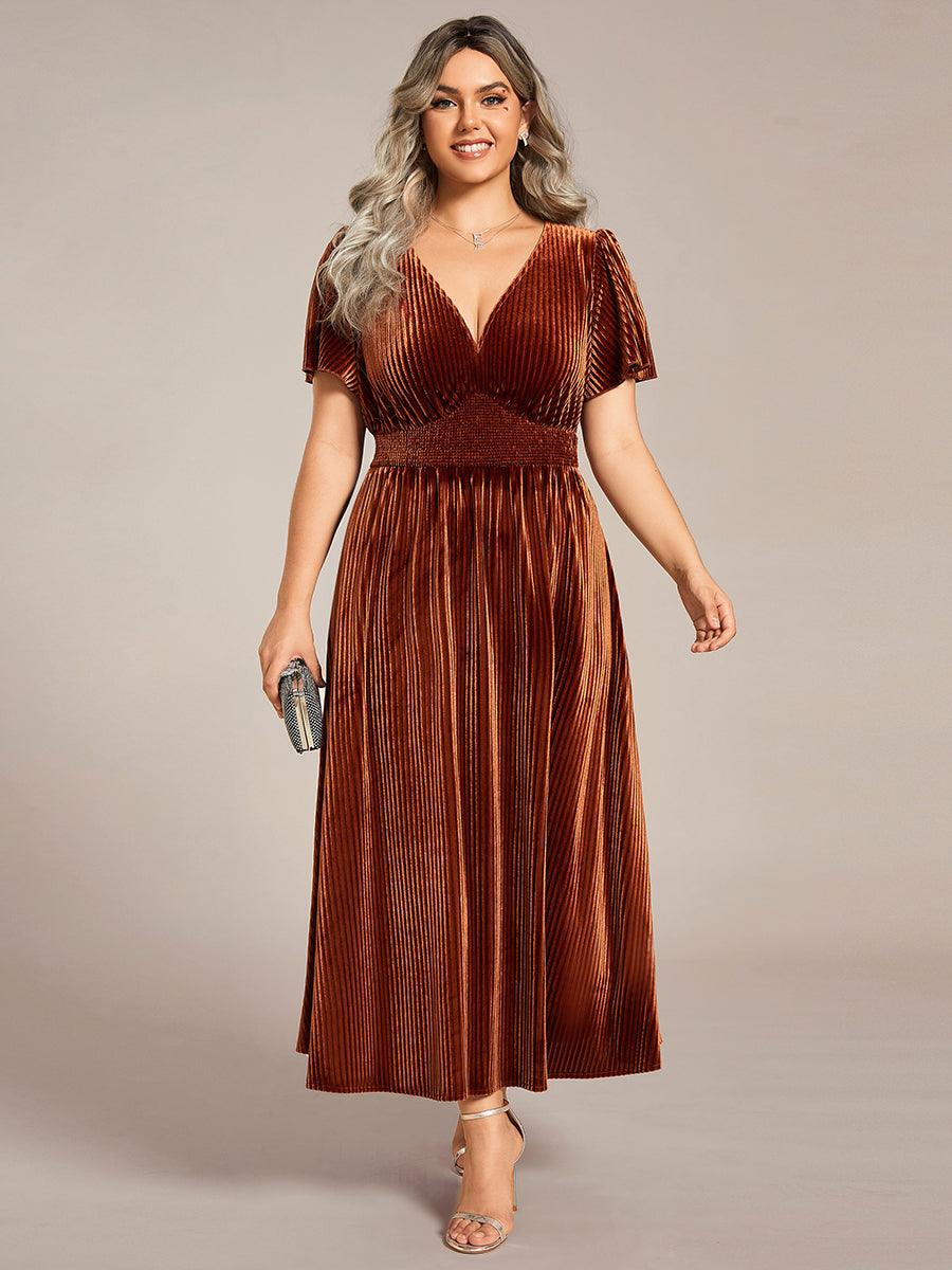 Grande taille Robe d'invité de mariage mi-longue en velours d'automne à manches courtes et col en V gracieux#Couleur_Caramel
