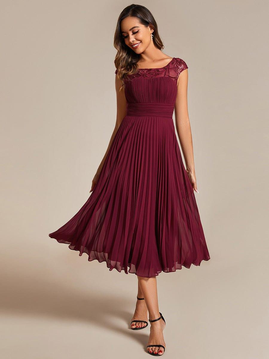 Robe d'invité de mariage trapèze en mousseline de soie à manches courtes avec plis et encolure ronde #Couleur_Bordeaux