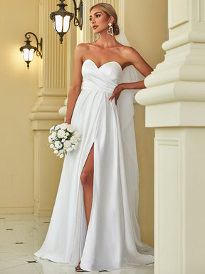 Robe de mariée fendue sur le devant en satin plissé en cœur sans manches