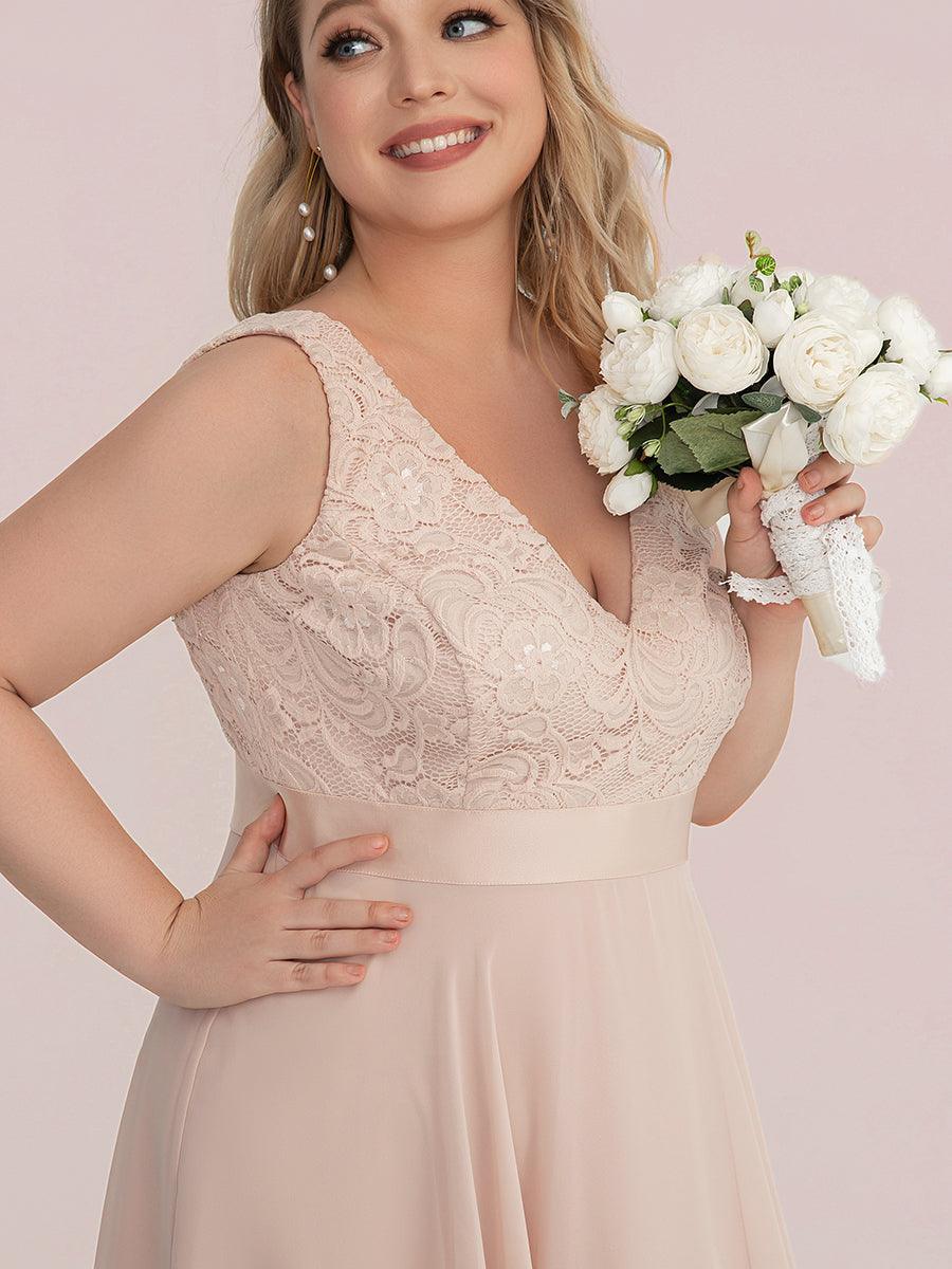 Robe de demoiselle d'honneur en dentelle et en mousseline de soie à col en V de grande taille #Couleur_Blush