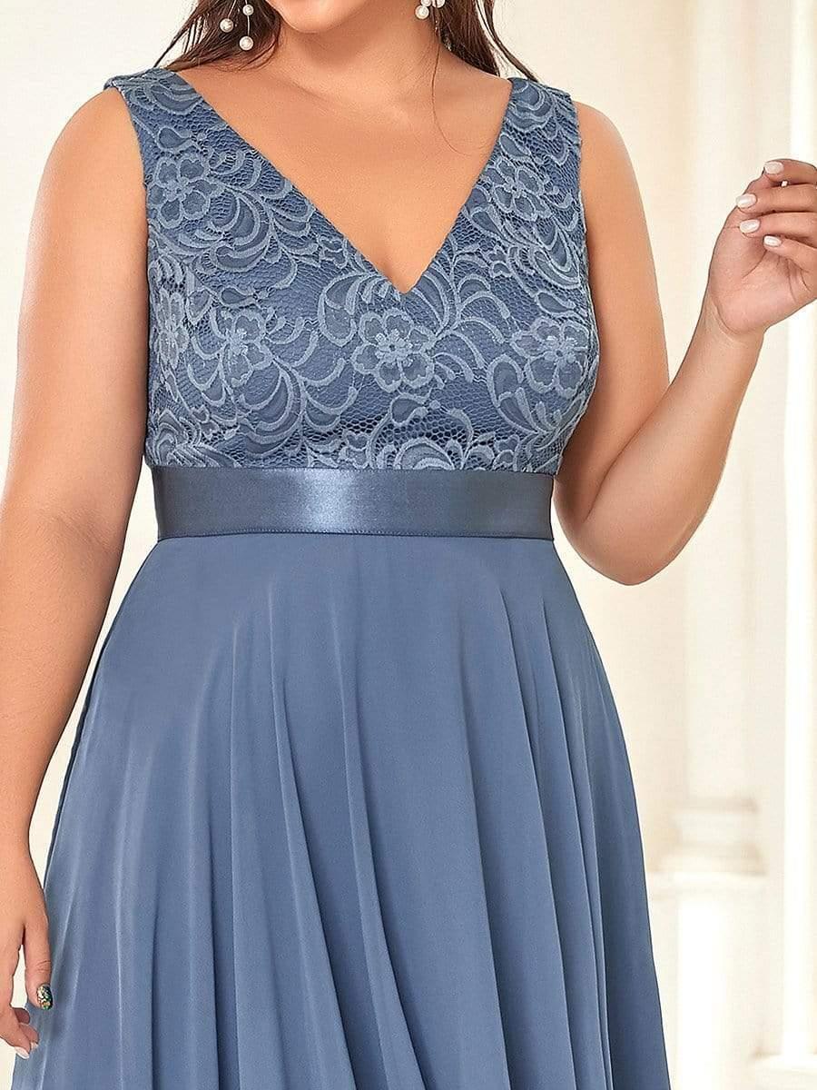 Robe de demoiselle d'honneur en dentelle et en mousseline de soie à col en V de grande taille #Couleur_Marine Fume