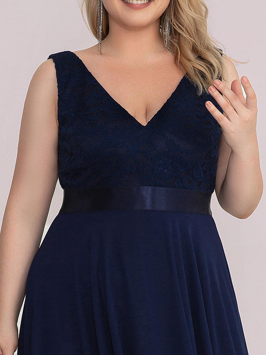 Robe de demoiselle d'honneur en dentelle et en mousseline de soie à col en V de grande taille #Couleur_Bleu Marine