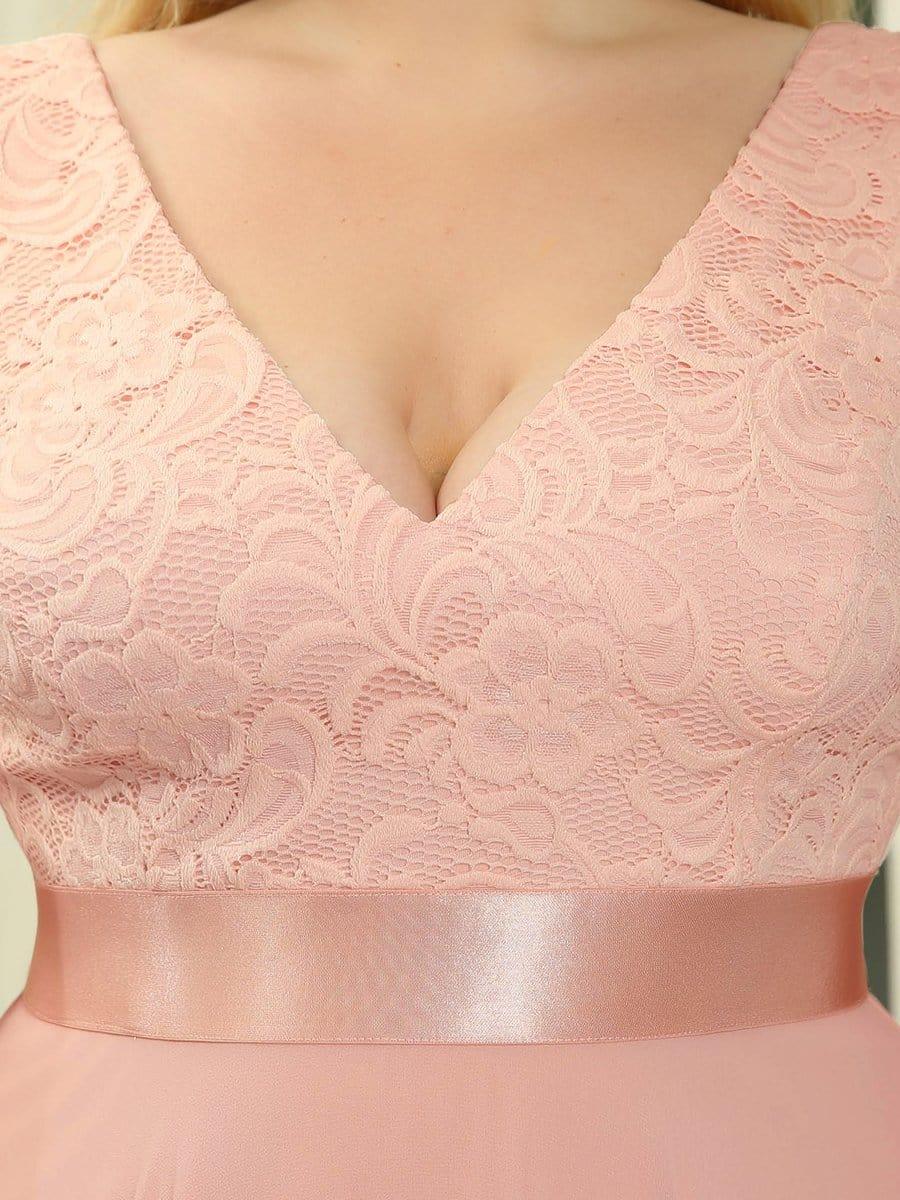 Robe de demoiselle d'honneur en dentelle et en mousseline de soie à col en V de grande taille #Couleur_Rose