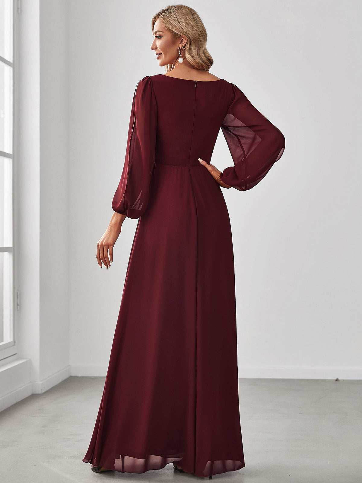 Robe Mère De La Mariée moderne Longue Elegante Avec Lanterne en V Profond #Couleur_Bordeaux