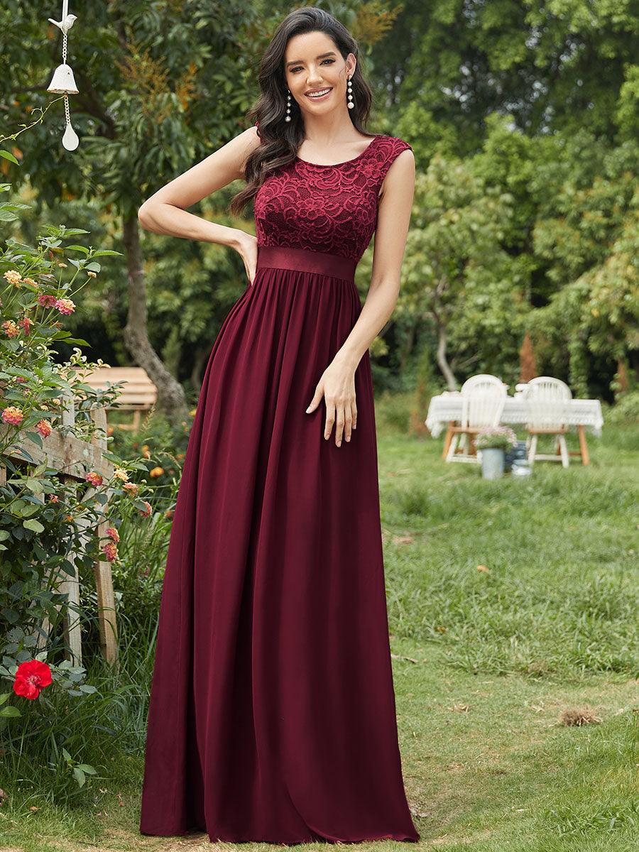 Robe de demoiselle d'honneur classique à col rond et dos en dentelle #Couleur_Bordeaux